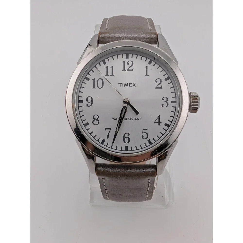 Timex Briarwood Women's Watch 40mm Case Silver Leather Band- New Battery